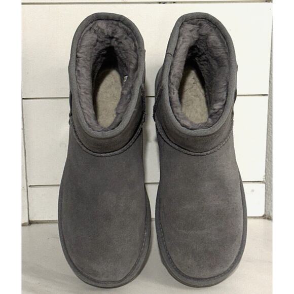 UGG Women's Classic Mini Side Logo II Boots Size 8 US Gray EUC - Picture 8 of 11